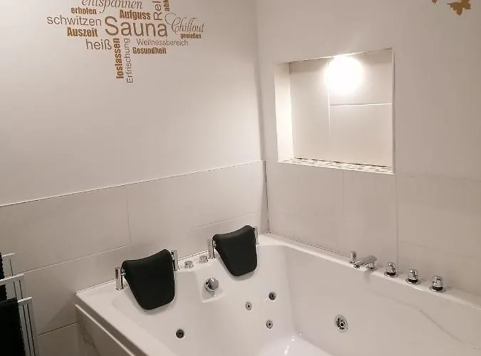 Christine Mit Sauna Und Whirlpool アパート *